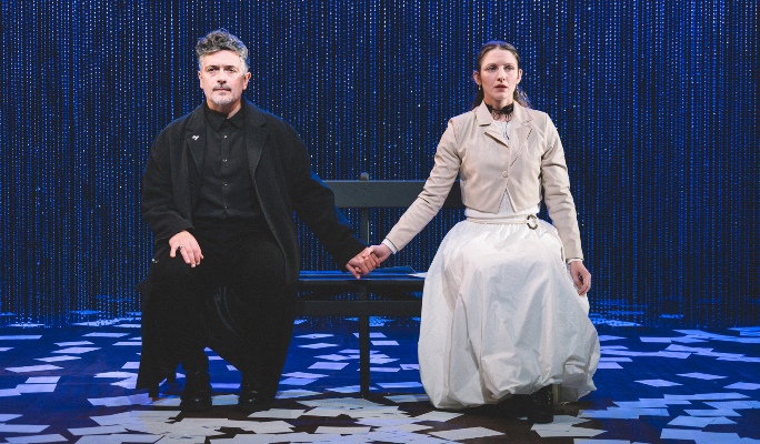 Η παράσταση ''Λευκές νύχτες'' (ΔΗ.ΠΕ.ΘΕ. Βέροιας) στο θέατρο «Κώστας Τσιάνος»