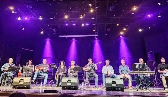 Αφιέρωμα στον Μίκη Θεοδωράκη στον Τύρναβο από την ορχήστρα του Πνευματικού Εργαστηρίου Εκπαιδευτικών Ν. Λάρισας